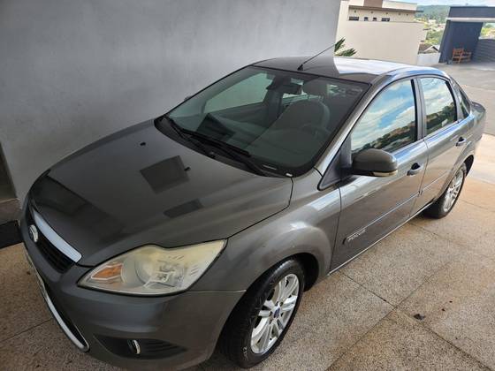 FORD FOCUS 2.0 GLX SEDAN 16V FLEX 4P AUTOMÁTICO